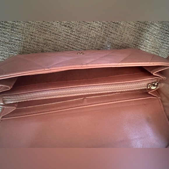 Authentic CHANEL quilted wallet with removable unbranded chain crossbody - Picture 8 of 13